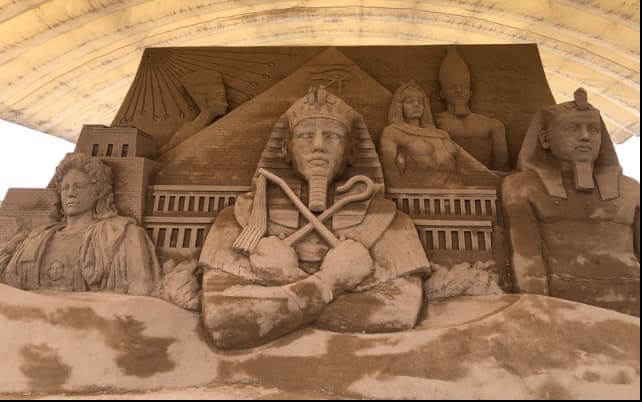 砂の美術館にあるエジプトの砂像